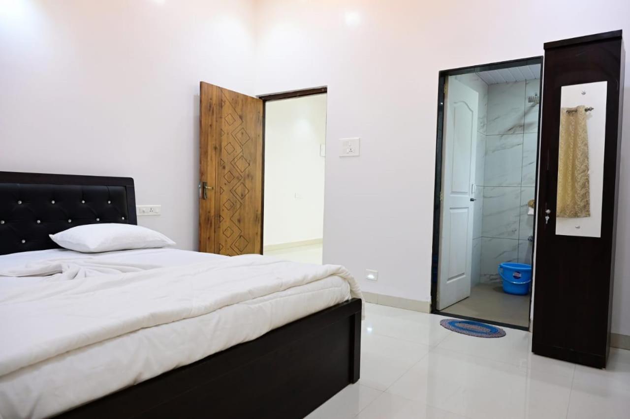 White House Villa-Private Pool Navelim ภายนอก รูปภาพ