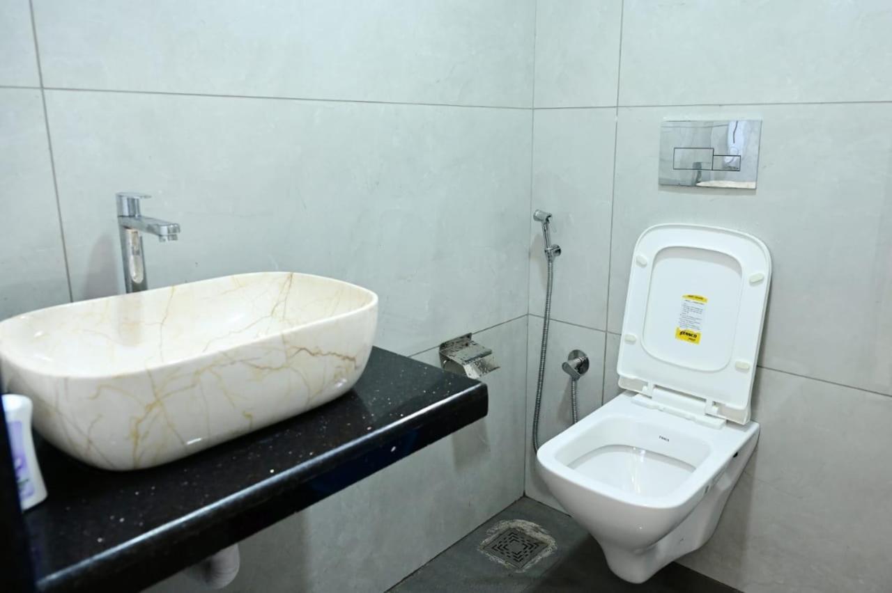 White House Villa-Private Pool Navelim ภายนอก รูปภาพ